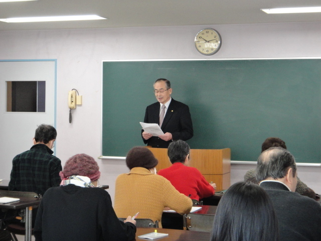 逗子市の教育講座での講演風景